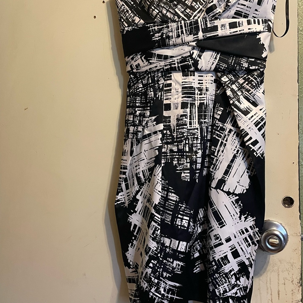 Max & Cleo Strapless Black and White Dress mini looks New perfect condition